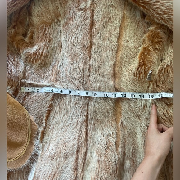 Women's Sheepskin Coat - Picture 12 of 14